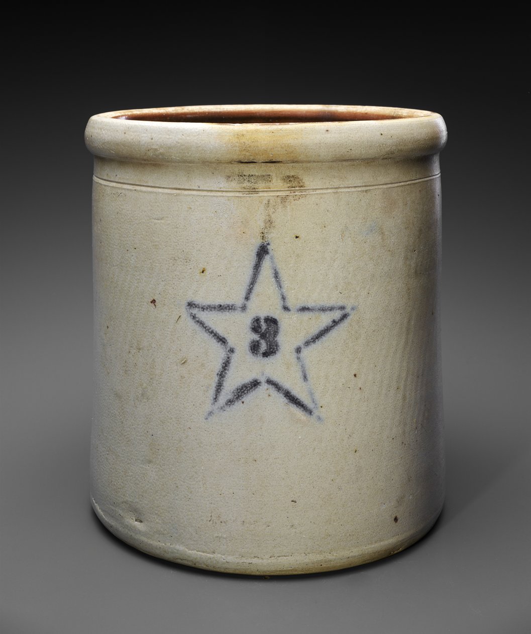 Pote de três galões, c. 1909-1915 (faiança esmaltada com estêncil de cobalto) de Weller and Wagner Co. Newton
