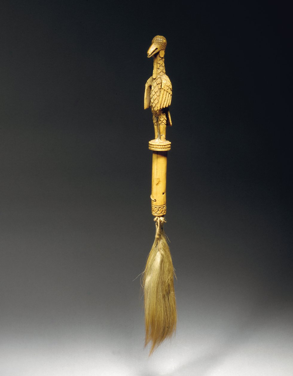 Fly-whisk, Benin (marfim e cabelo de cavalo) de West African School