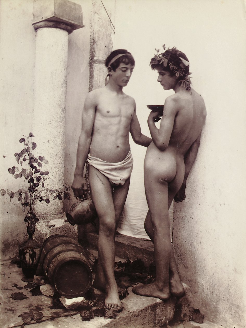 Dois jovens em pose clássica de Baron Wilhelm von Gloeden