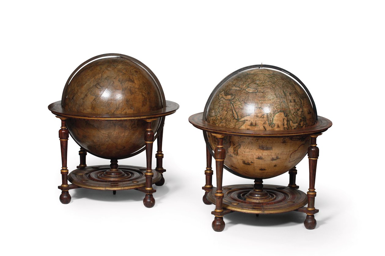 Grande par de globos de biblioteca, o terrestre 1645-48, o celestial após c.1630 de Willem Blaeu