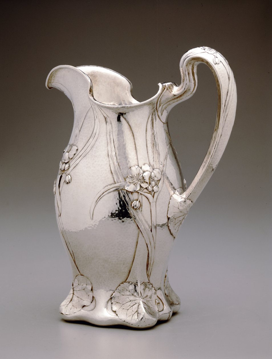 Jarro, 1912 (martele de prata) de William Christmas Codman