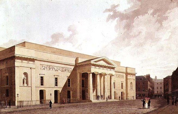 Frente Leste do 2º Covent Garden Theatre, projetado por Robert Smirke e mostrando painéis de Flaxman, 1809 de William Daniell