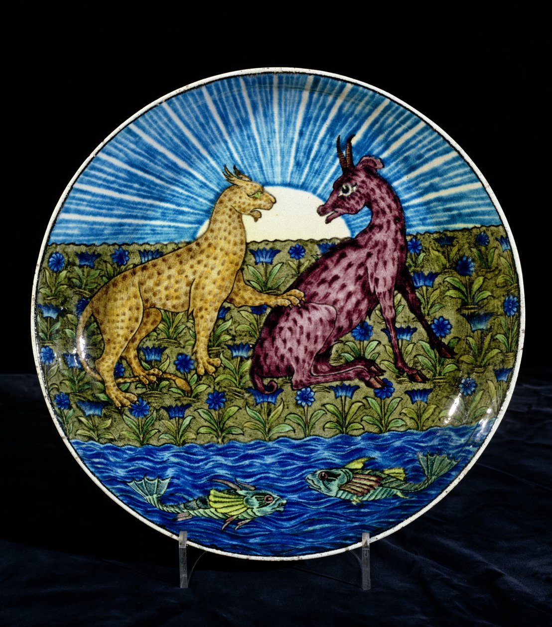 Carregador com um leopardo e um cervo na margem de um rio, pintado por Charles Passenger, 1888-97 (cerâmica) de William de Morgan