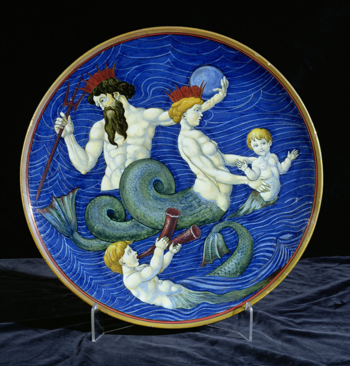 Carregador, com Triton coroado, sereia e mermen (cerâmica) de William de Morgan