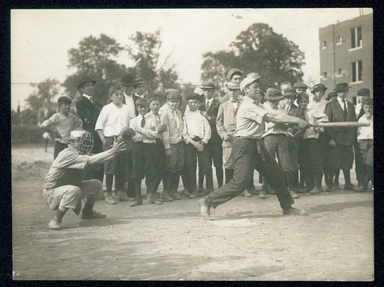 Menino, golpear, durante, um jogo, de, sandlot, basebol de William H. Trefts Jr.