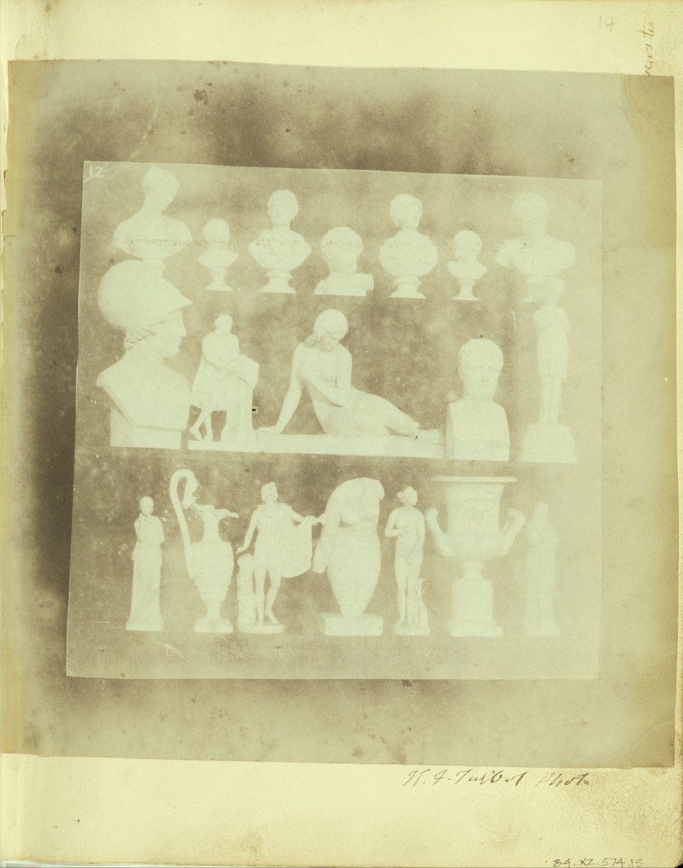 Lança Três Prateleiras, no Pátio da Abadia de Lacock) de William Henry Fox Talbot