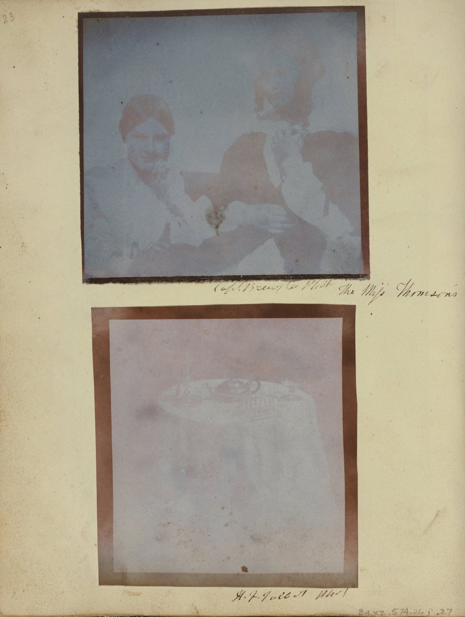 Tampo da mesa com talheres de William Henry Fox Talbot