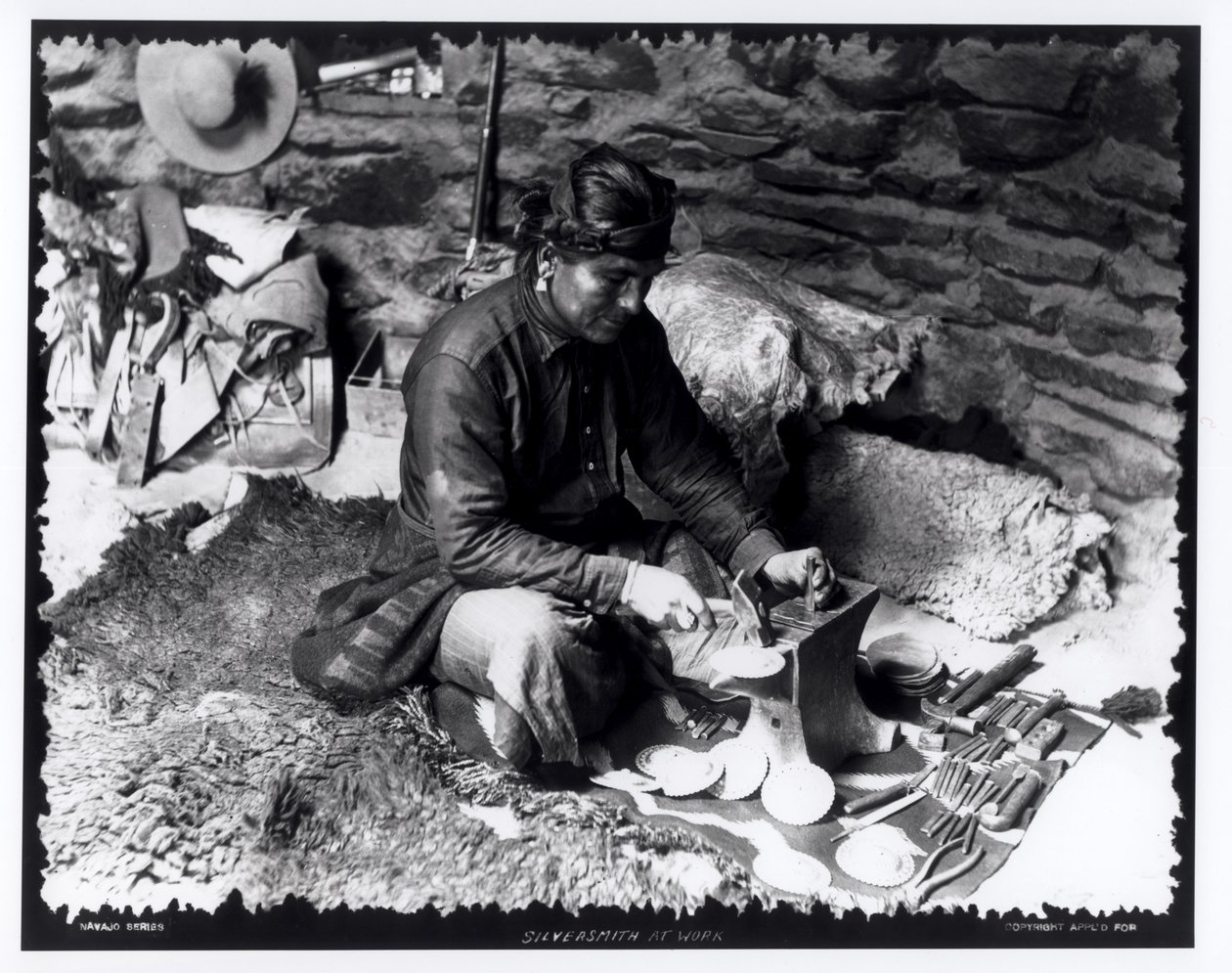 Ourives no trabalho, c.1914 de William Carpenter
