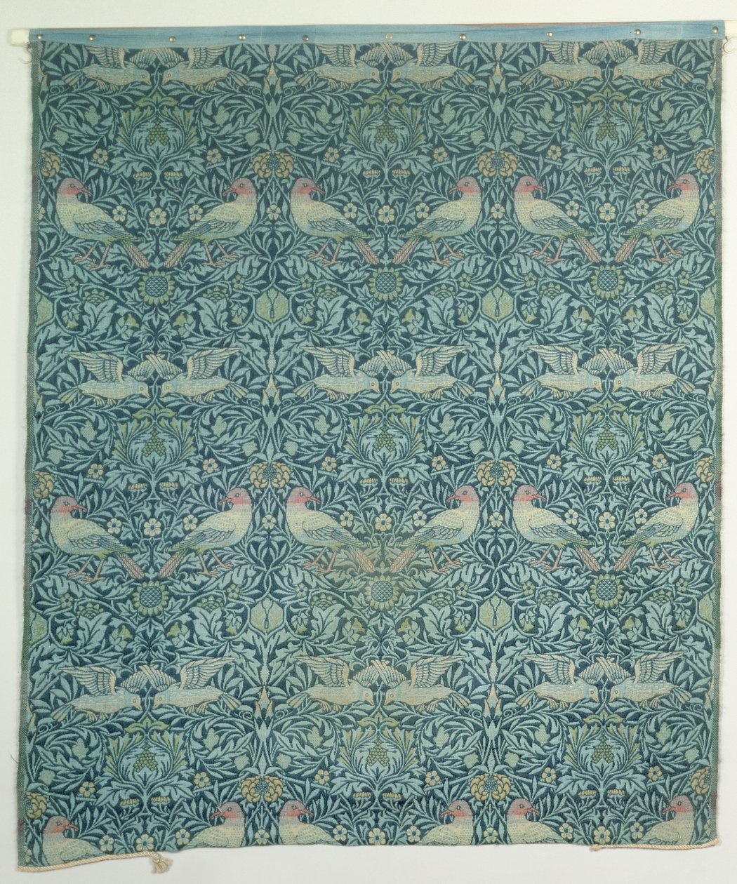 Design de tecido &39;Dove and Rose&39;, c.1879 (têxtil) de William Morris