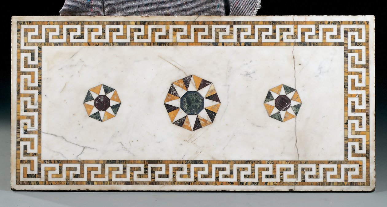 Uma das duas mesas laterais de George II (mármore, verde antico, lápis-lazúli e serpentina) de William (manner of) Kent