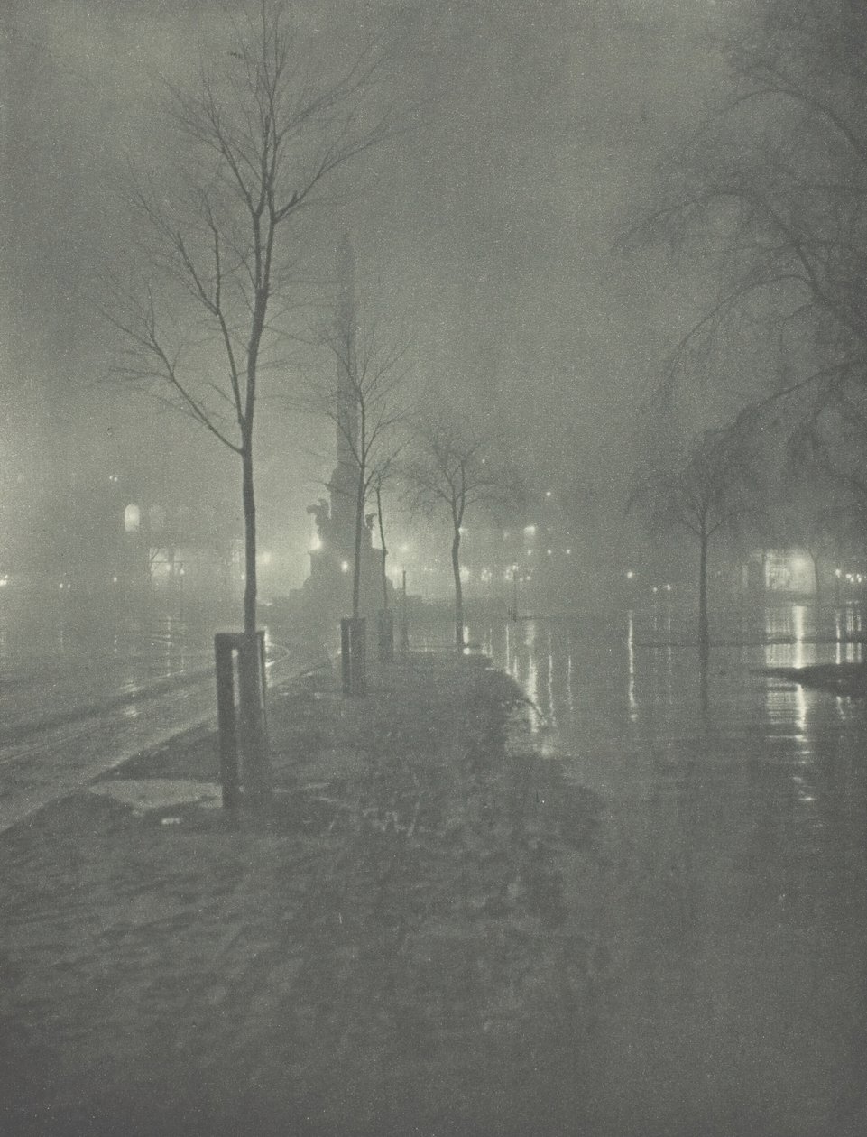 Wet Night, Columbus Circle, New York, c. 1897. de William A. Fraser