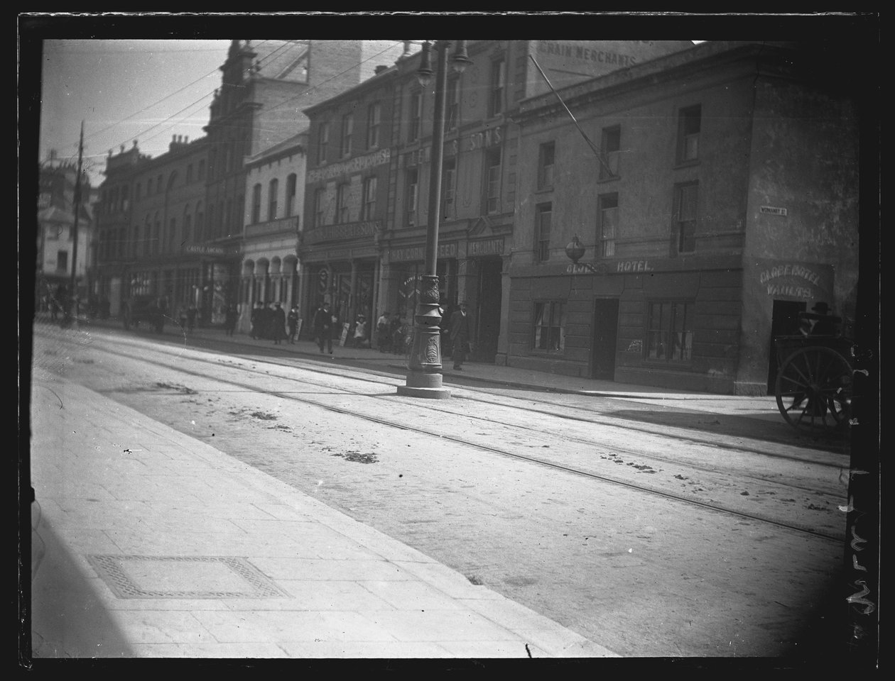 Castle Street, Cardiff, The Old Globe Inn. c1902 de William Booth