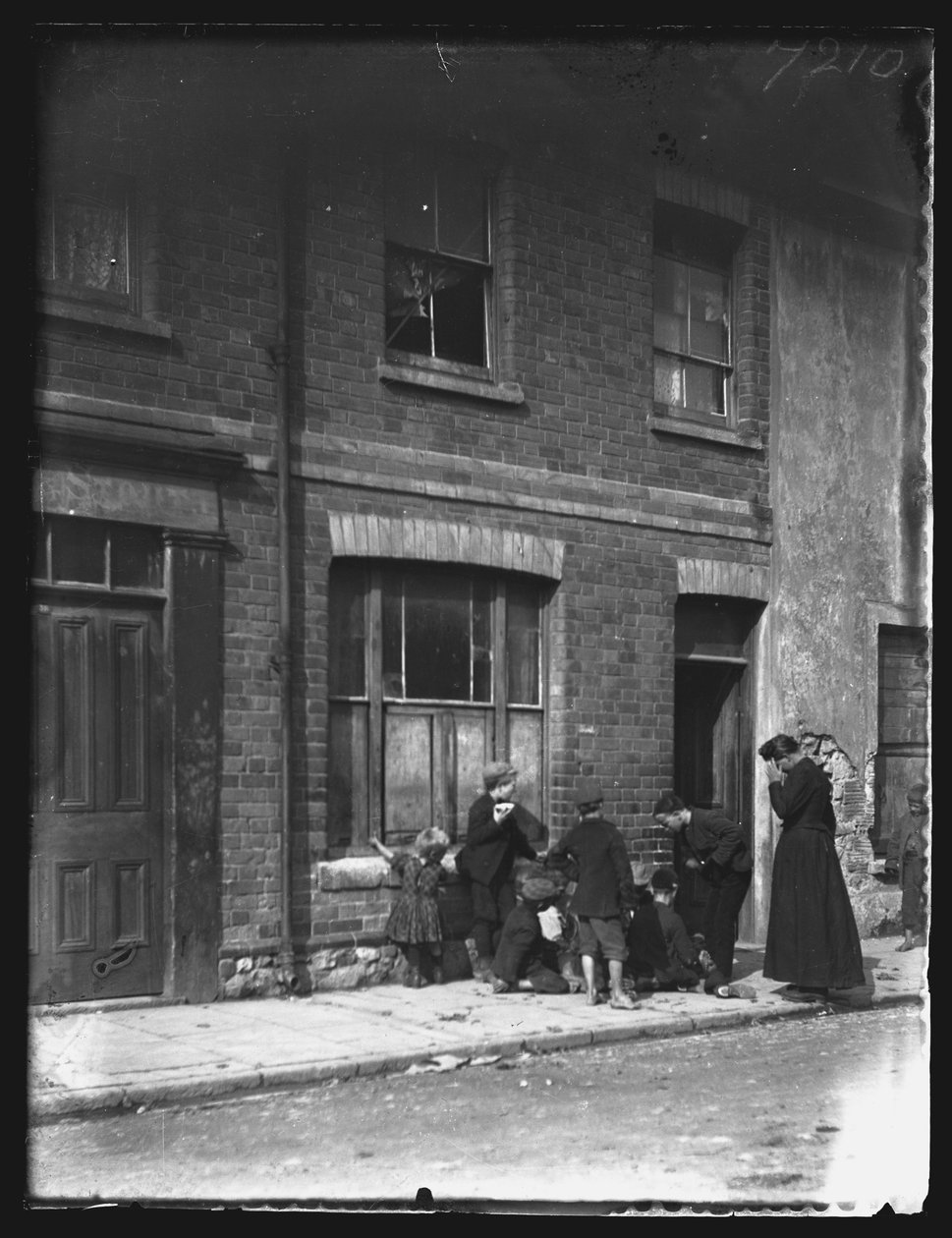 Rua Nora, Cardiff, 1893. de William Booth