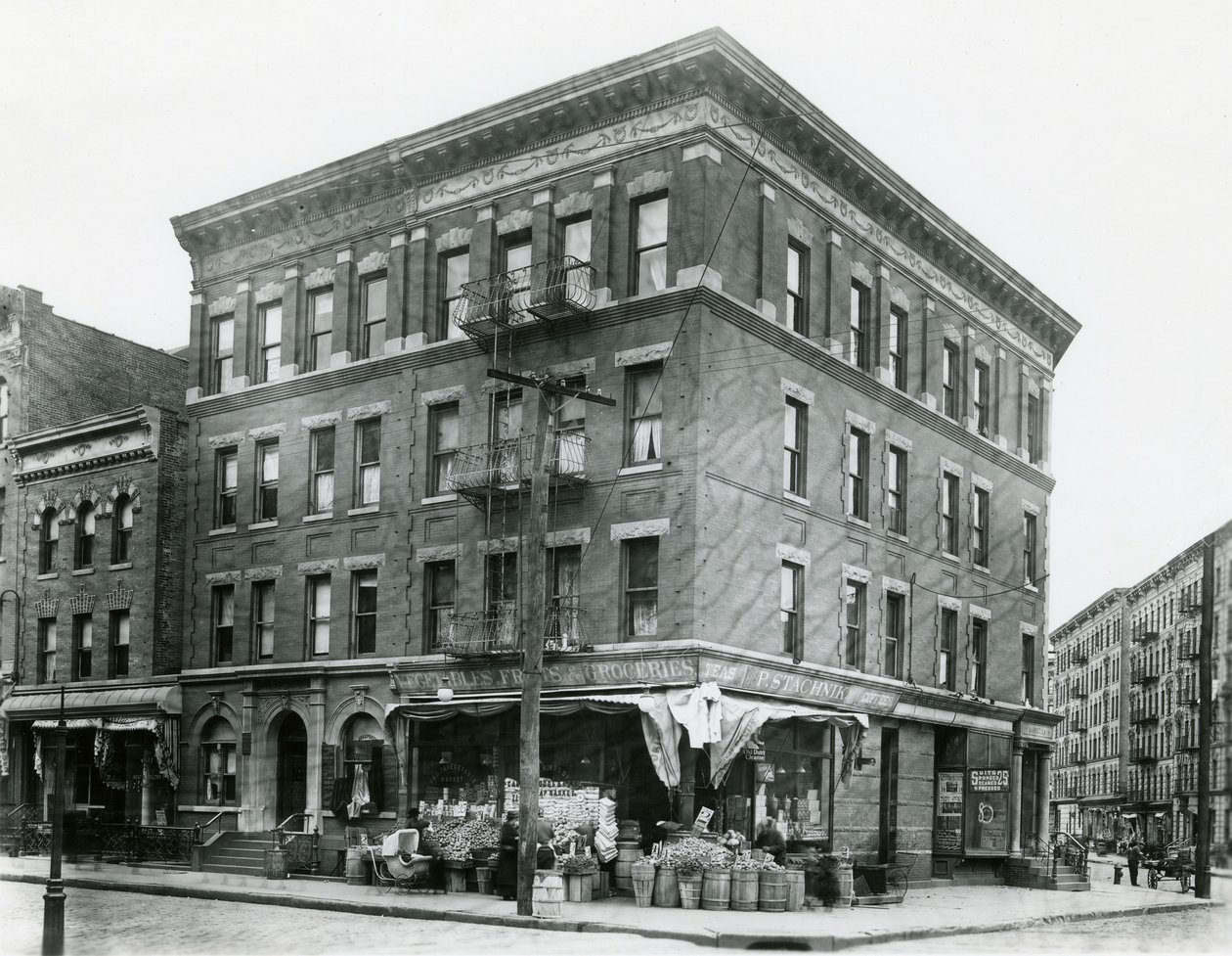 767 East 152nd Street, 7 de dezembro de 1915 de William Davis Hassler