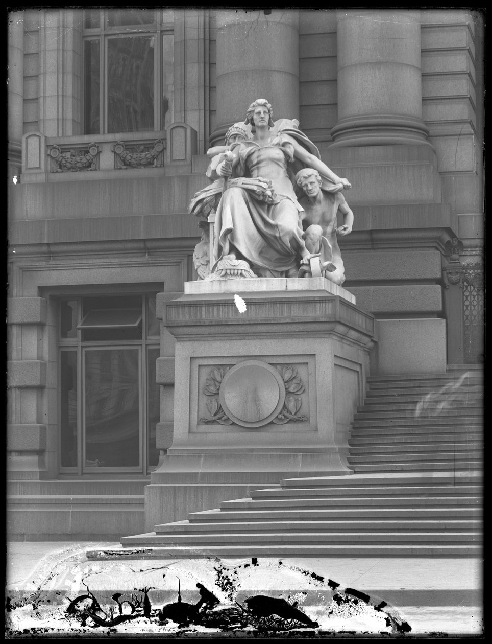 Estátua &39;América&39; fora da Alfândega, Nova York, c.1912 de William Davis Hassler