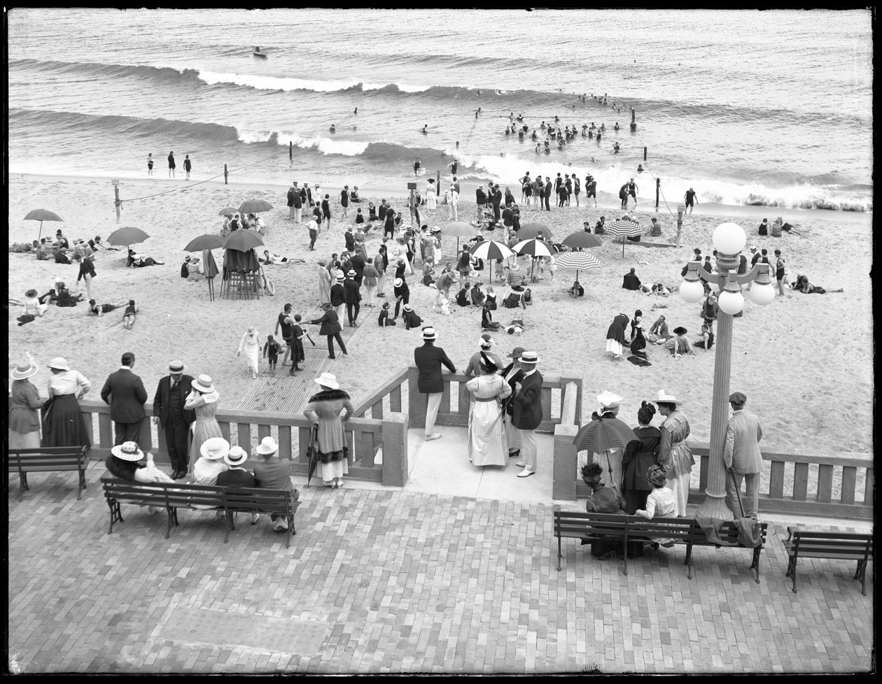 Banhistas e banhistas, Deal, Nova Jersey, julho de 1916 de William Davis Hassler
