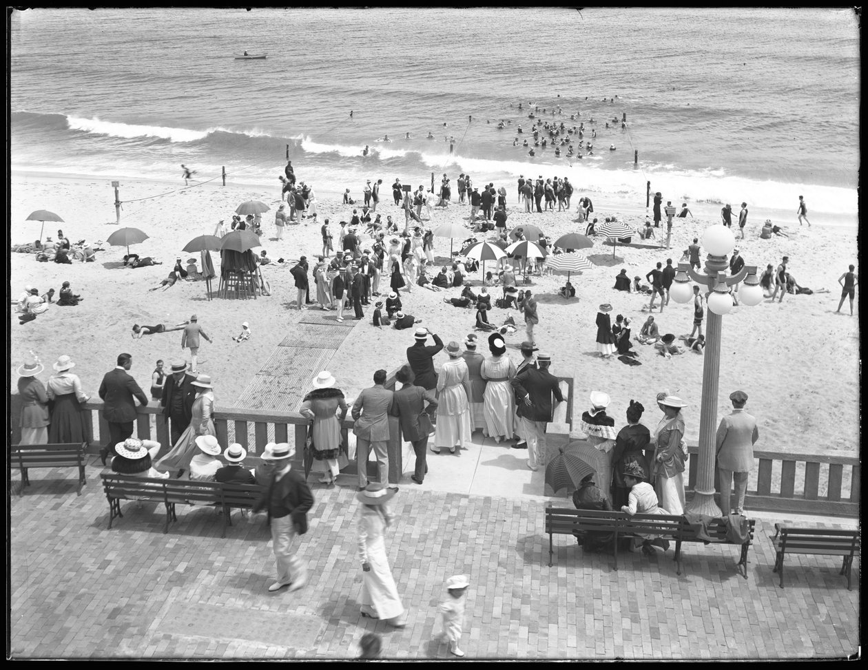 Banhistas e banhistas, Deal, Nova Jersey, julho de 1916 de William Davis Hassler