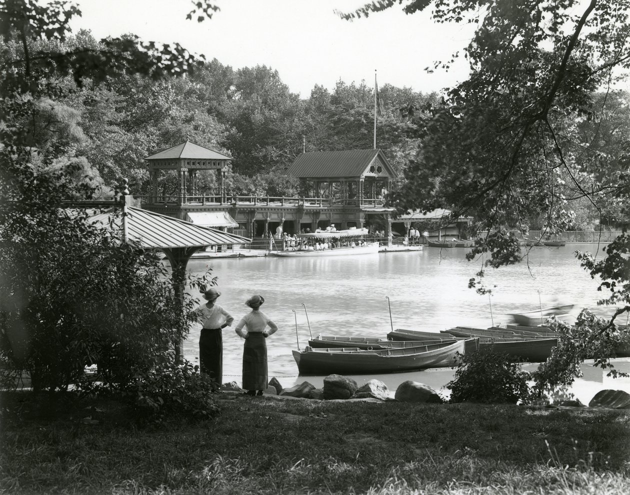 Casa de barco do Central Park, c.1910-21 de William Davis Hassler