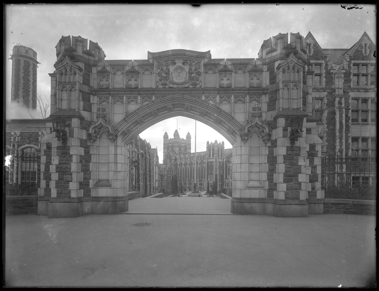 Portão no City College de Nova York, c.1912 de William Davis Hassler