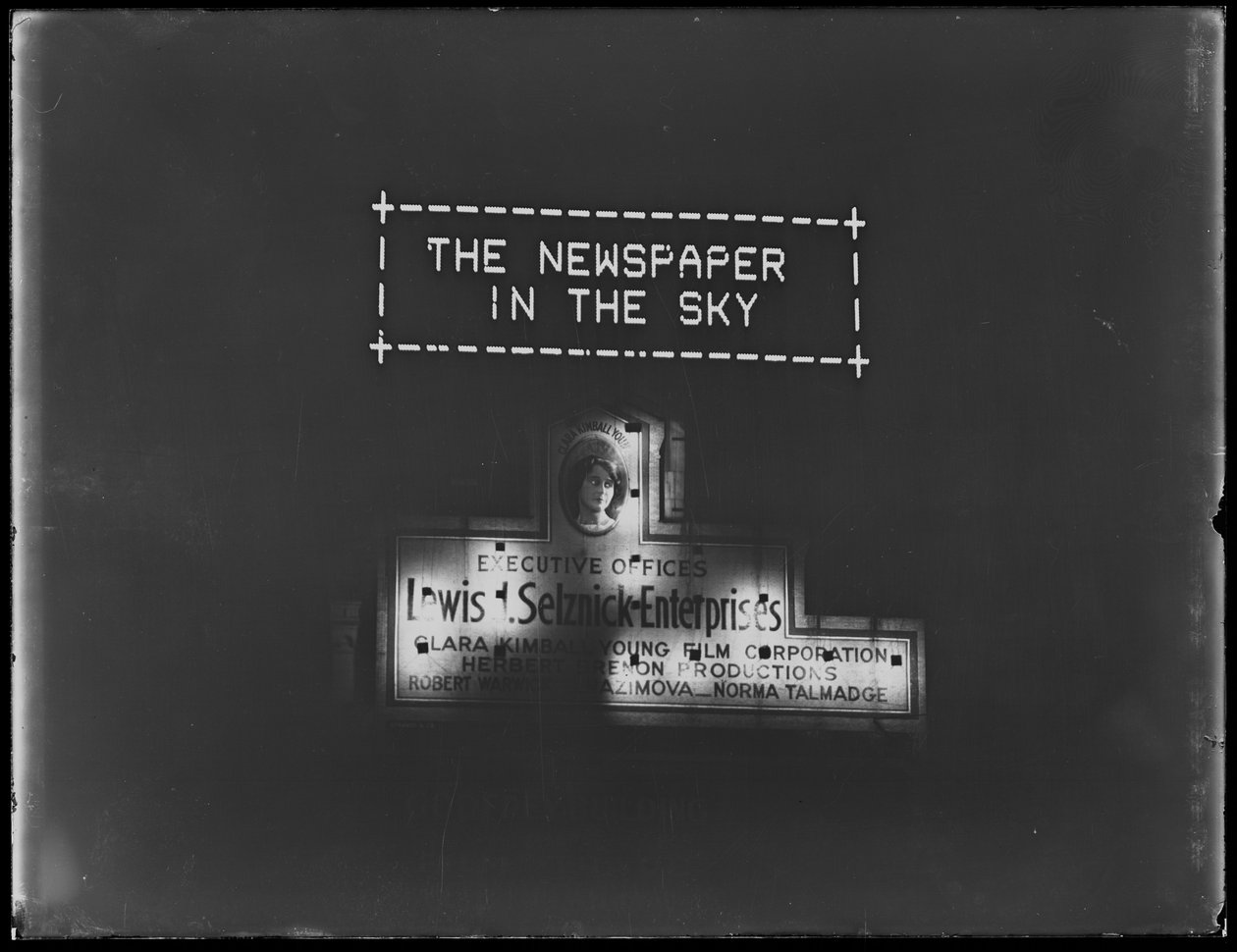 Sinal luminoso para publicidade e sinal de holofote para Selznick Enterprises, New York City, de janeiro de 1917 de William Davis Hassler