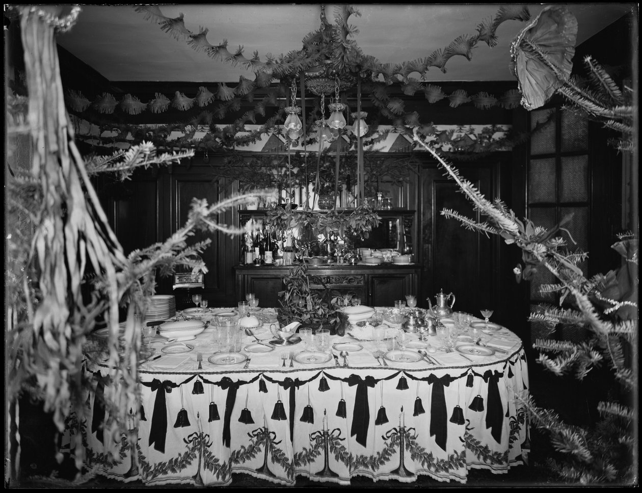 Interior da residência do Sr. e Sra. William Mill Butler, decorado para o Natal, 4 de janeiro de 1917 de William Davis Hassler