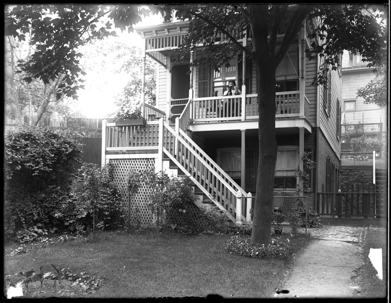Casa da Sra. Perenes, Inwood, Nova York, c.1910 de William Davis Hassler