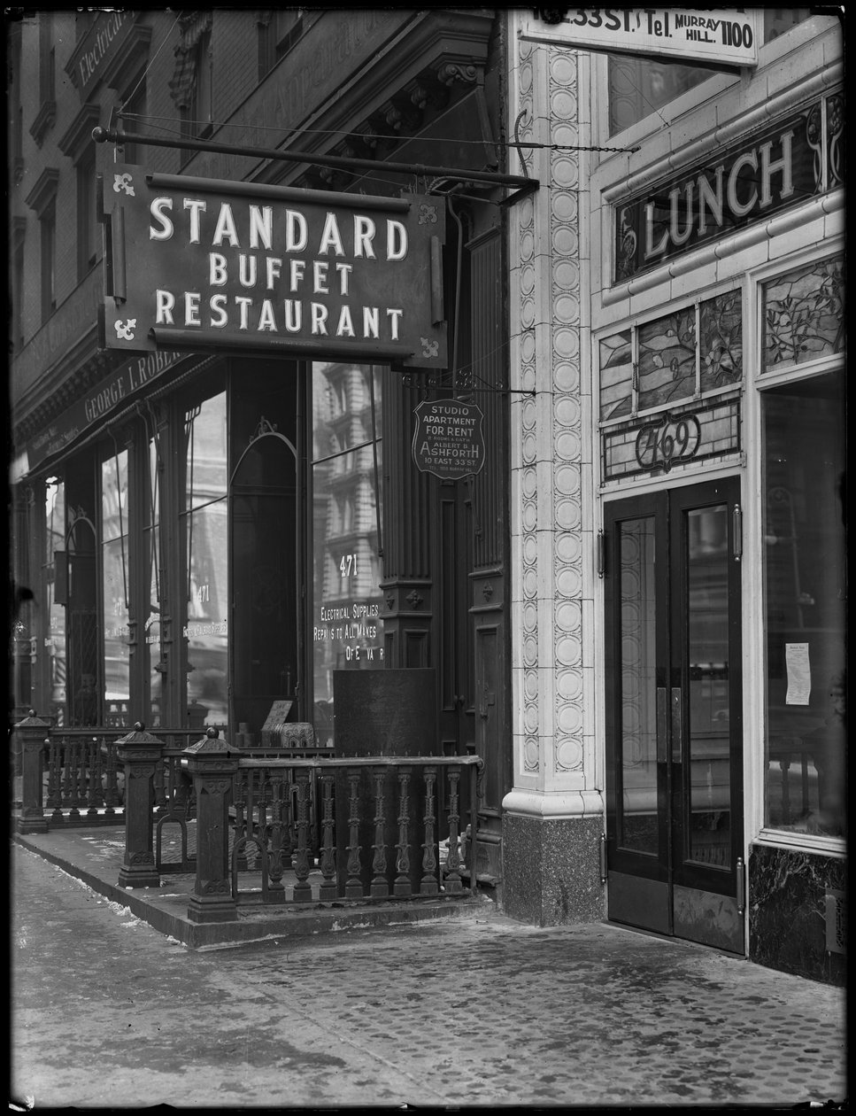 Sinal para o Restaurante Buffet Standard, Fourth Avenue, entre as ruas E. 31 e 32, Nova York, 6 de fevereiro de 1917 de William Davis Hassler
