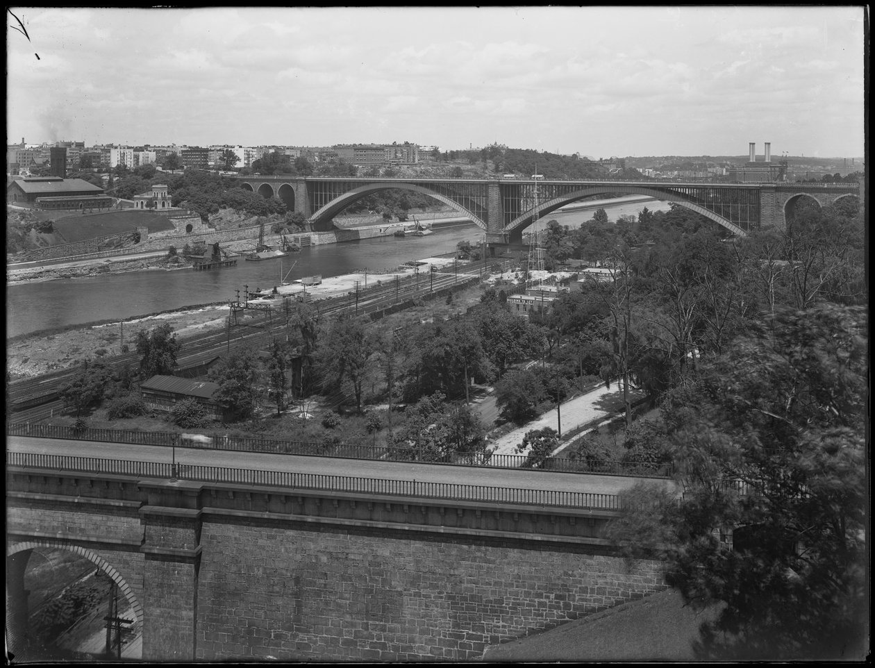 A ponte de Washington, High Bridge e Washington Heights visto do Bronx, 19 de julho de 1914 de William Davis Hassler