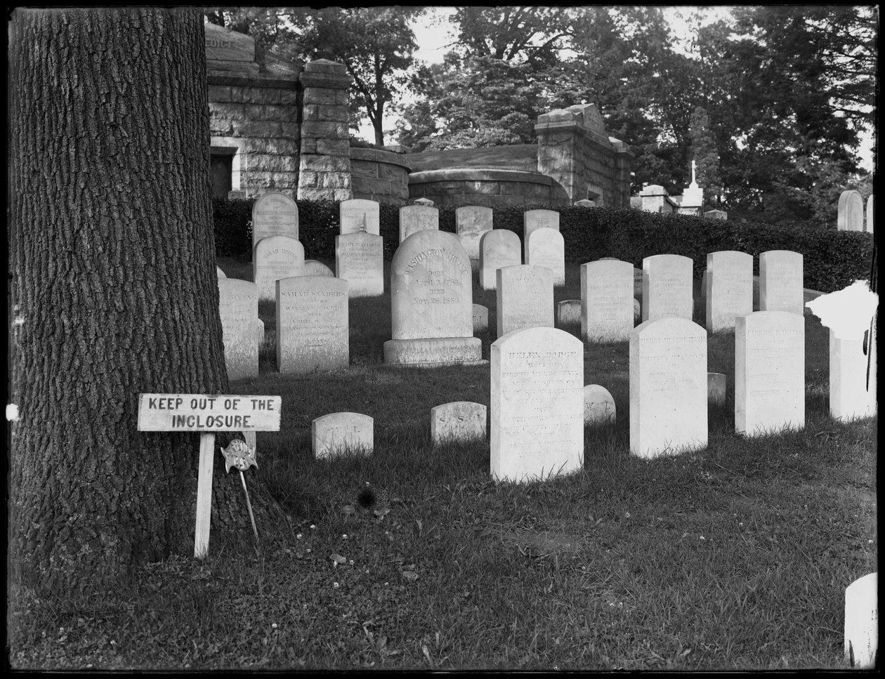 A sepultura de Washington Irving, Cemitério de Sleepy Hollow, Tarrytown, NY, 8 de julho de 1914 de William Davis Hassler