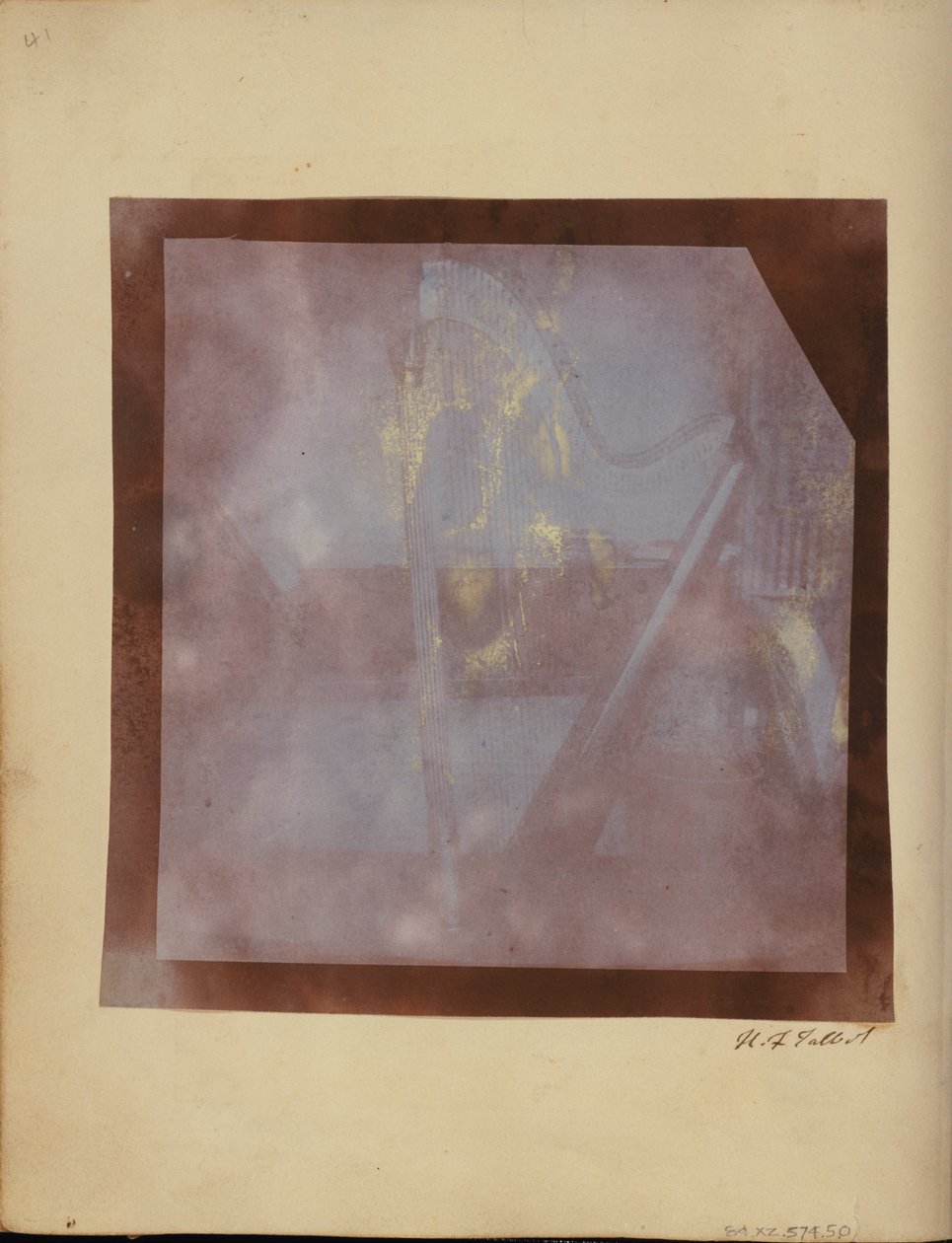 Harpa de Amelina na biblioteca, Abadia de Lacock de William Henry Fox Talbot