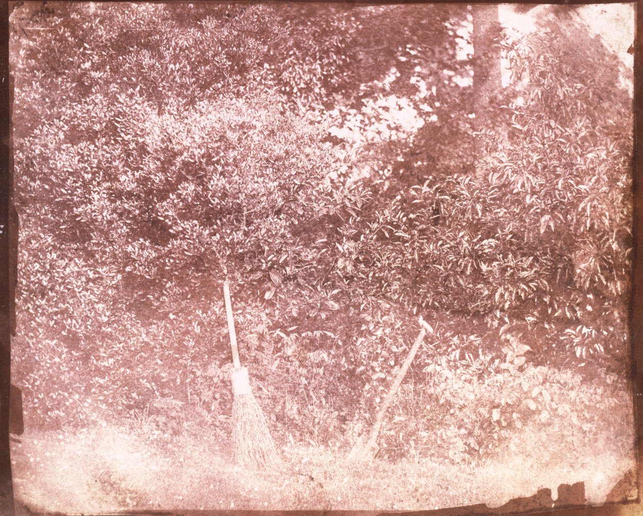 Vassoura e pá, 1842 de William Henry Fox Talbot