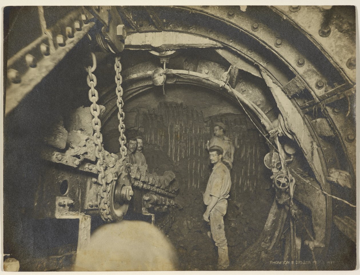 Construção da linha central do metrô de Londres de William Henry Fox Talbot