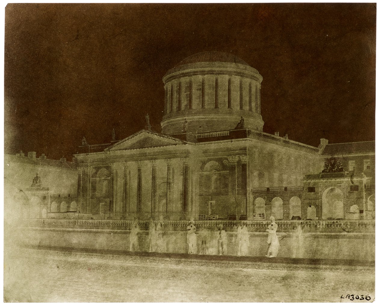 The Four Courts, Dublin (Paper Negative-Camera) de William Henry Fox Talbot