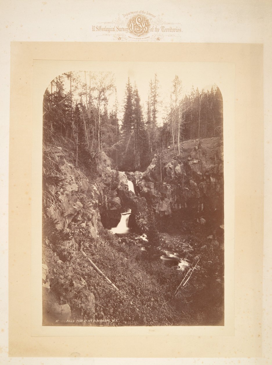 Cascatas Arched, no sopé do Monte Blackmore M.T. de William Henry Jackson