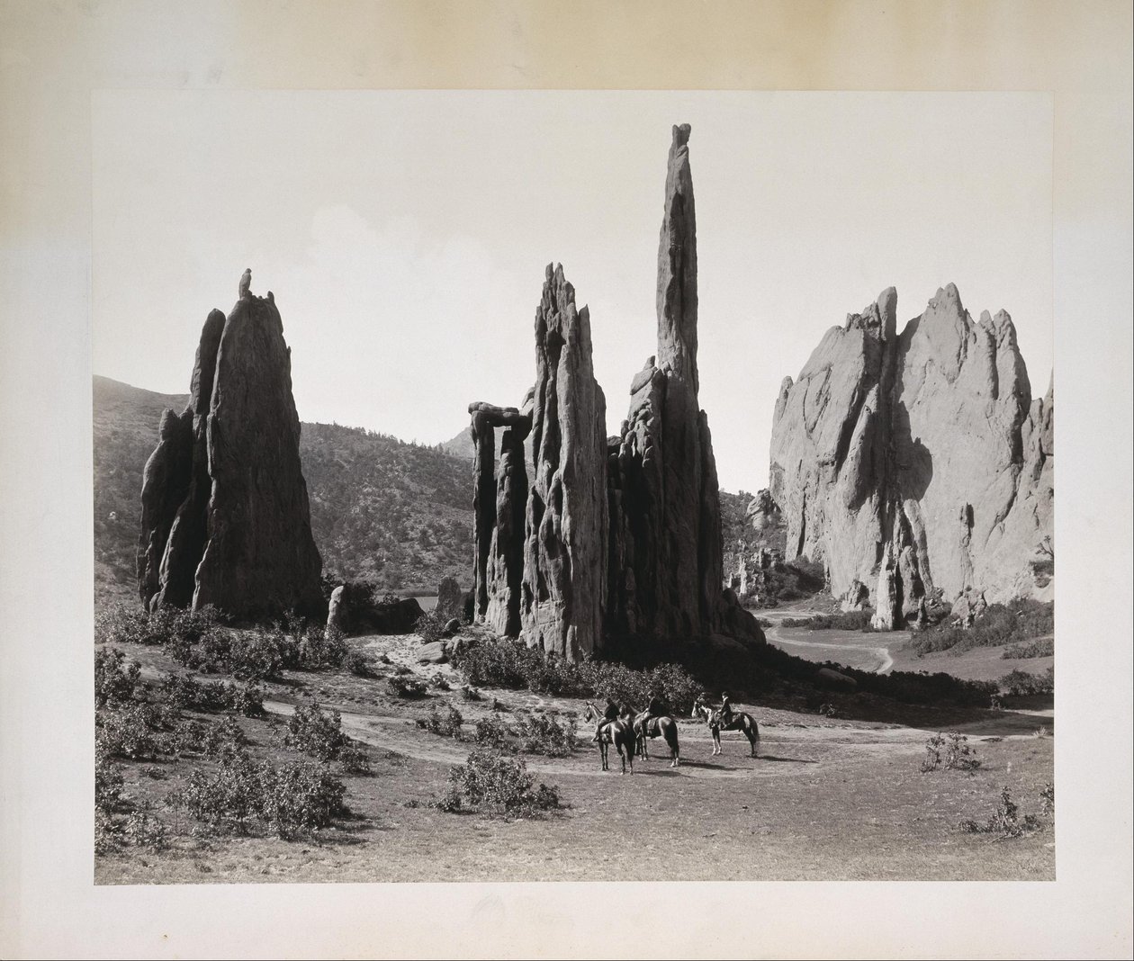 Pináculos catedral, jardim dos deuses, colorado de William Henry Jackson