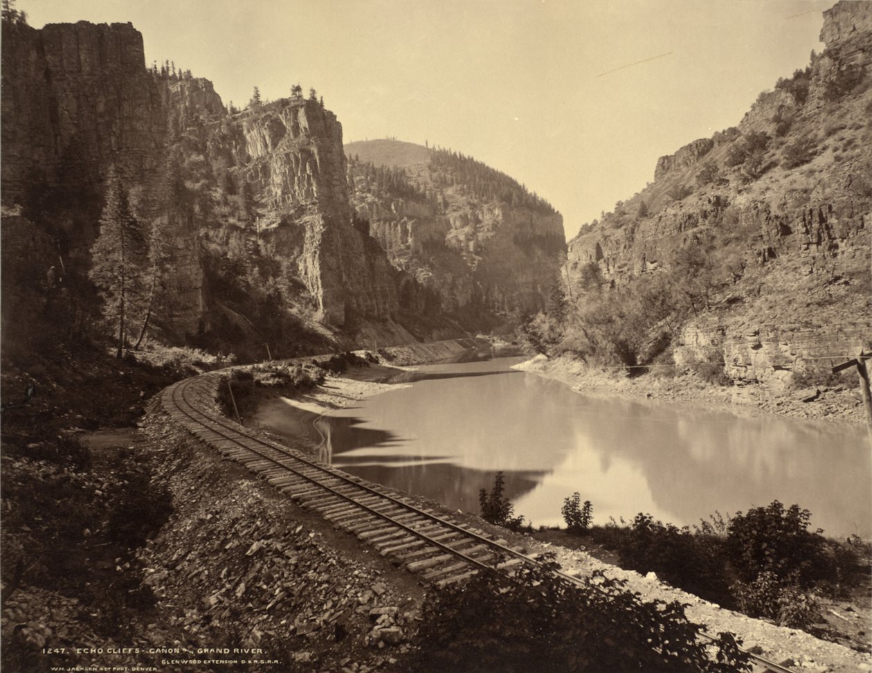 Falésias do Eco, cânion do Grand River, extensão de Glenwood, D.&R. G.R.R. de William Henry Jackson