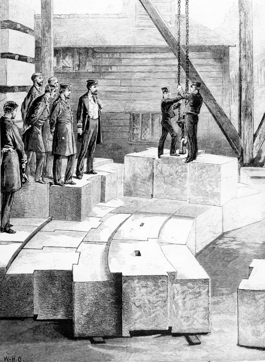 O novo farol de Eddystone: O estabelecimento de corte de pedras em Oreston, ilustração de "The Illustrated London News", 1879 de William Heysham Overend