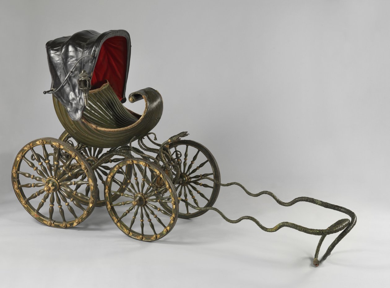 Um carrinho de bebé pintado e dourado (meios mistos) de William Kent