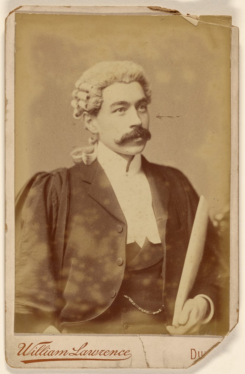 [Homem de peruca branca, bigode escuro, segurando papéis]. de William Lawrence