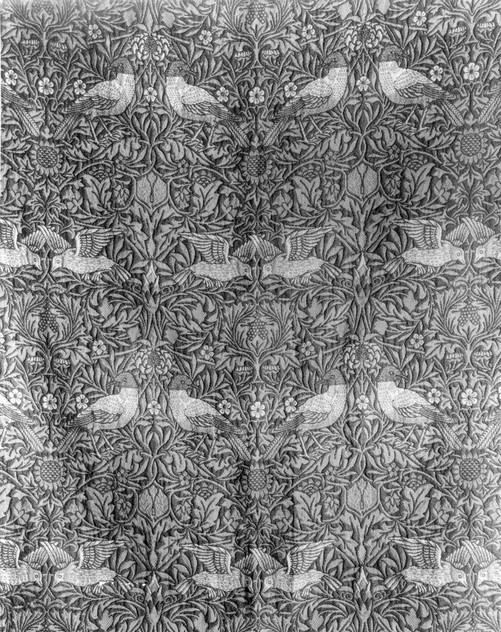 Desenho "Bird" de William Morris (1834-96) (lã tecida) (impressão a preto e branco) (para imagem a cores, ver 136483) de William Morris