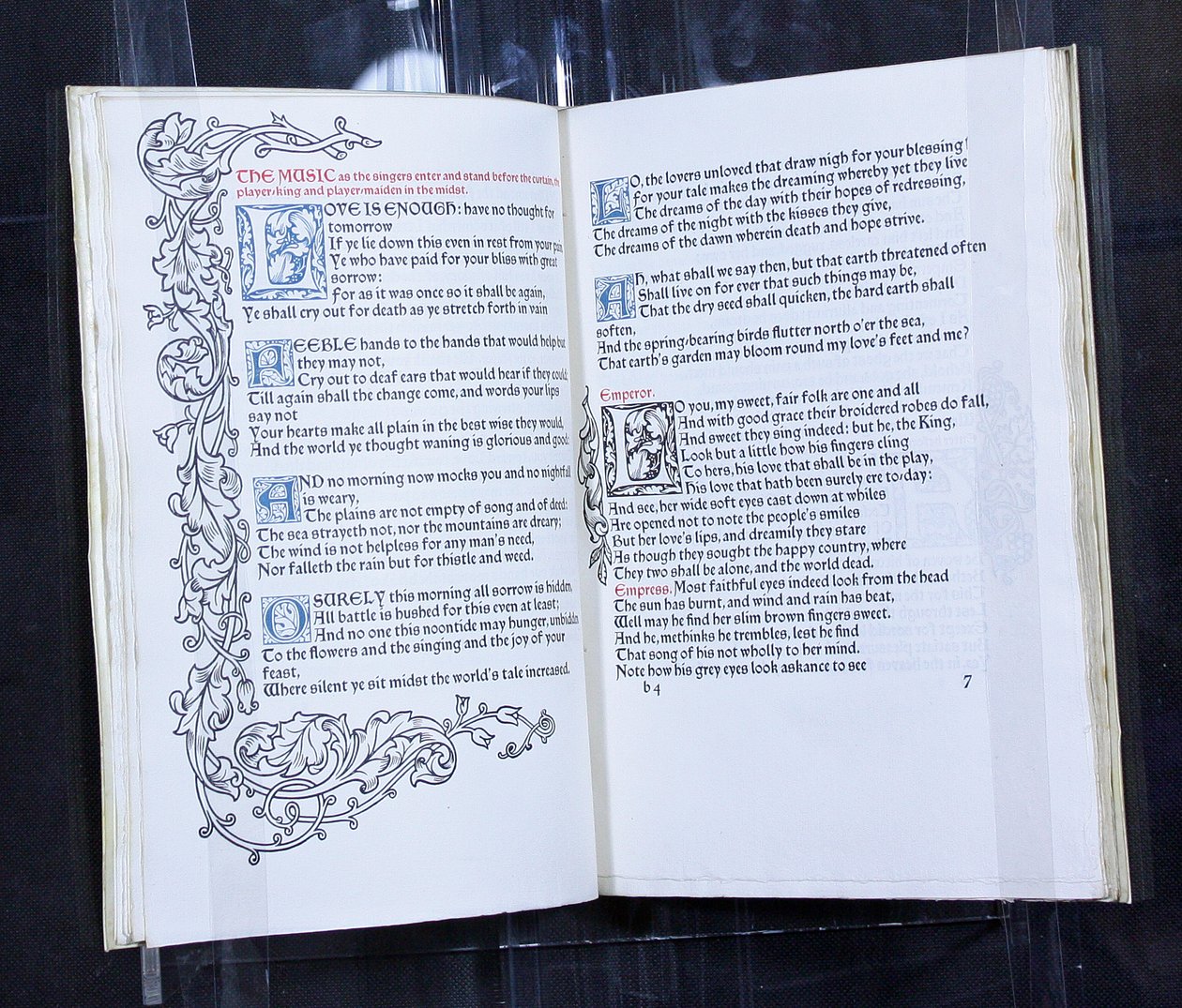 Love is Enough, publicado pela Kelmscott Press de William Morris