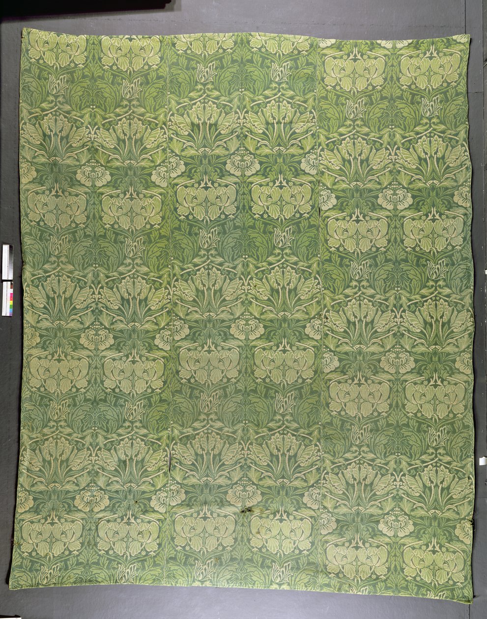 Design de tecido &39;Tulip&39; (tapeçaria) de William Morris