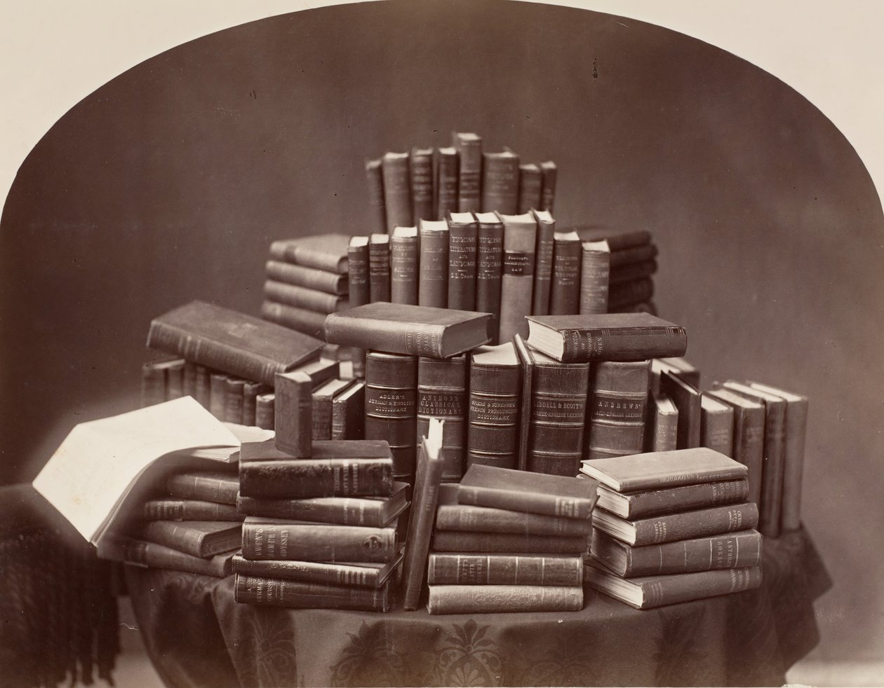 Still Life with Books, 1870-80s. de William Notman.