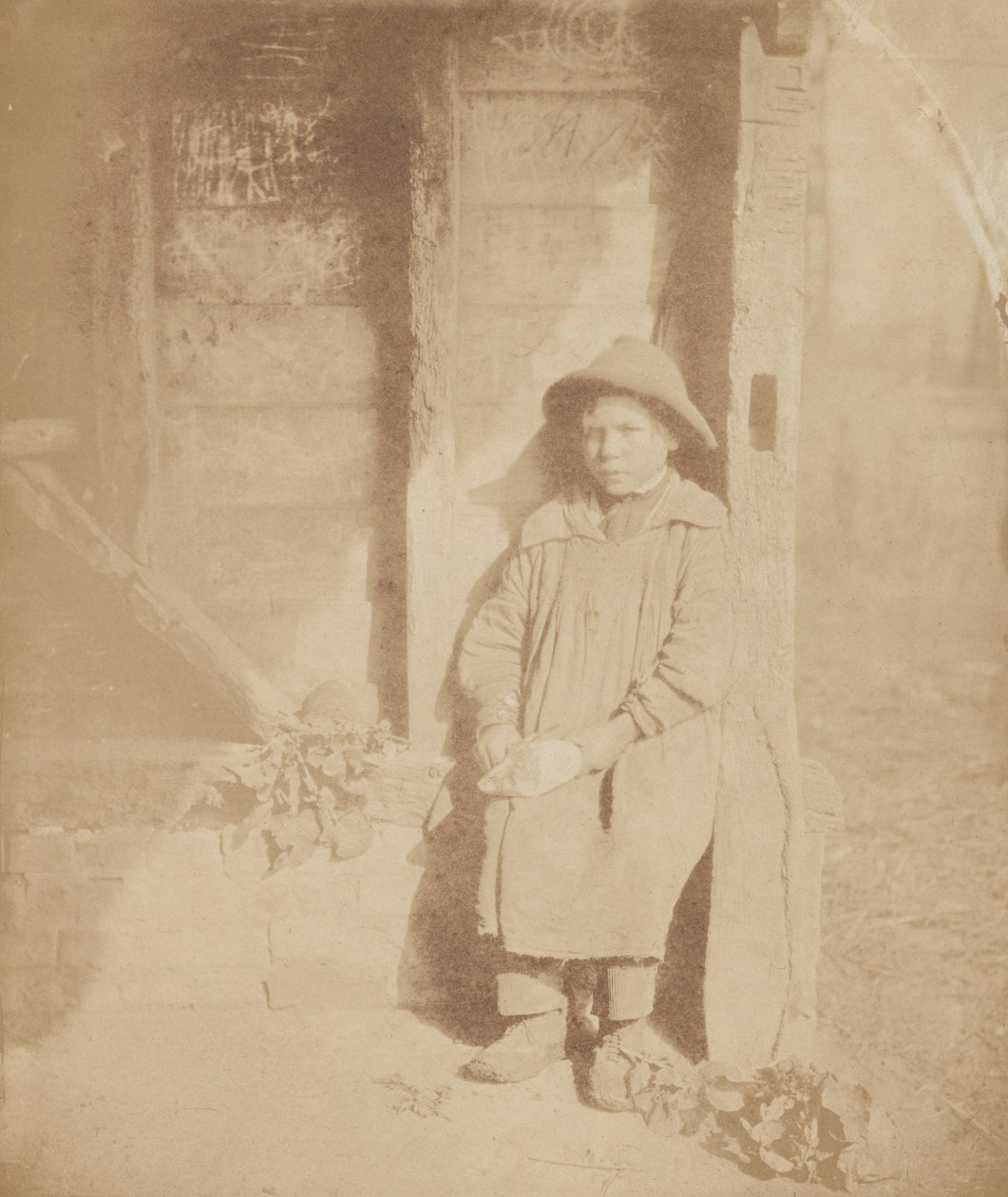 Rapaz a descascar nabos, c. 1854 (foto) de William P Sherlock
