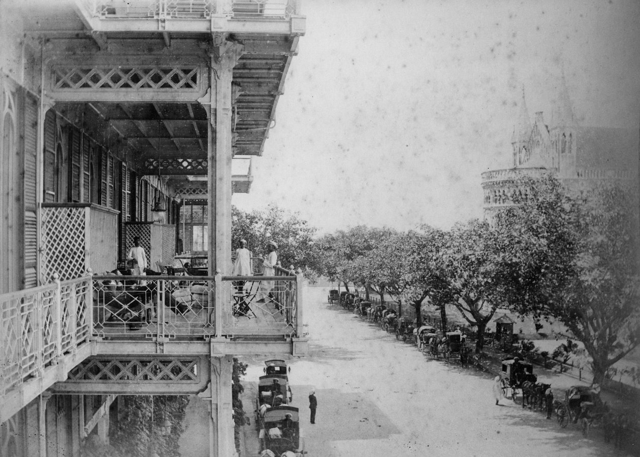 Bombaim: Frente do Hotel Watson, de 1870 de Willoughby Wallace Hooper