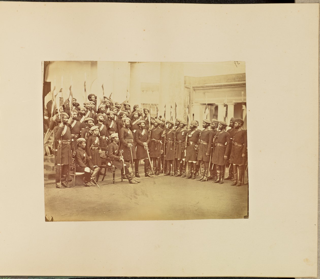 [Retrato de grupo de militares]. de Willoughby Wallace Hooper