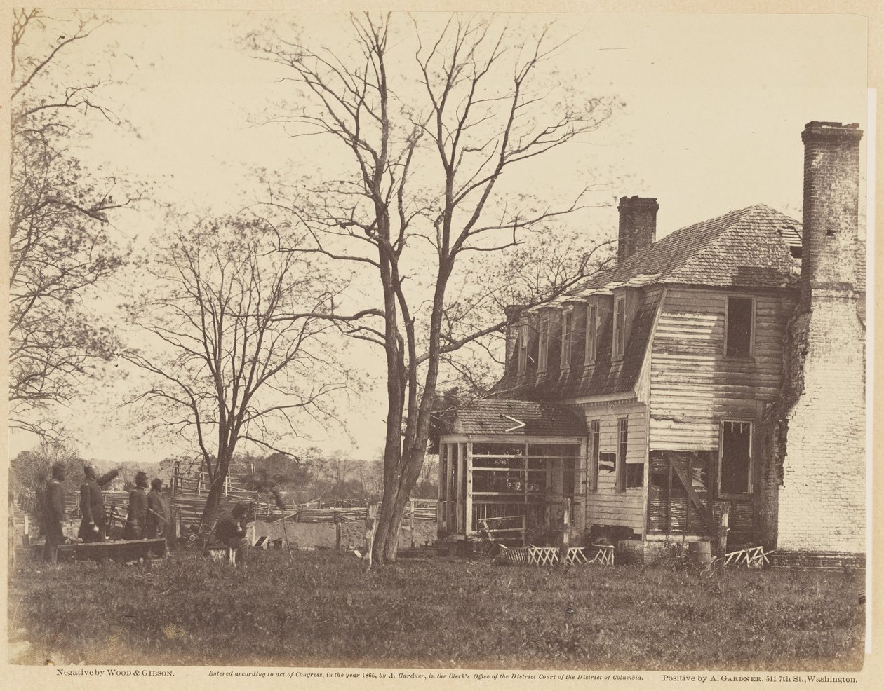 Moore House, Yorktown, onde a Cornwallis assinou o Capitulation., Maio de 1862 (albumen print montado em papel de capa) de Wood and Gibson Wood and Gibson