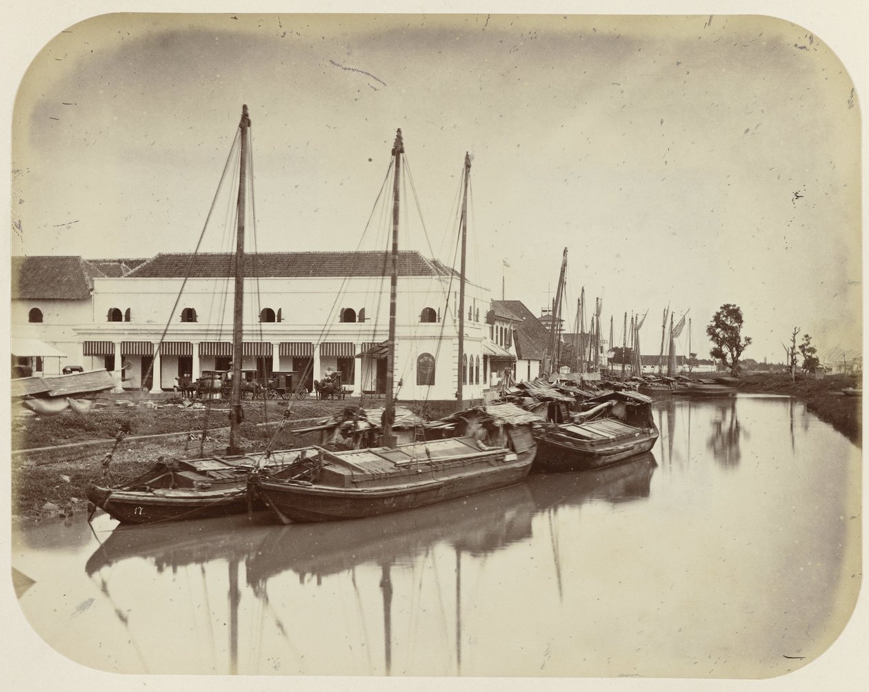 Groote Boom no Harbour Canal em Batávia de Woodbury and Page