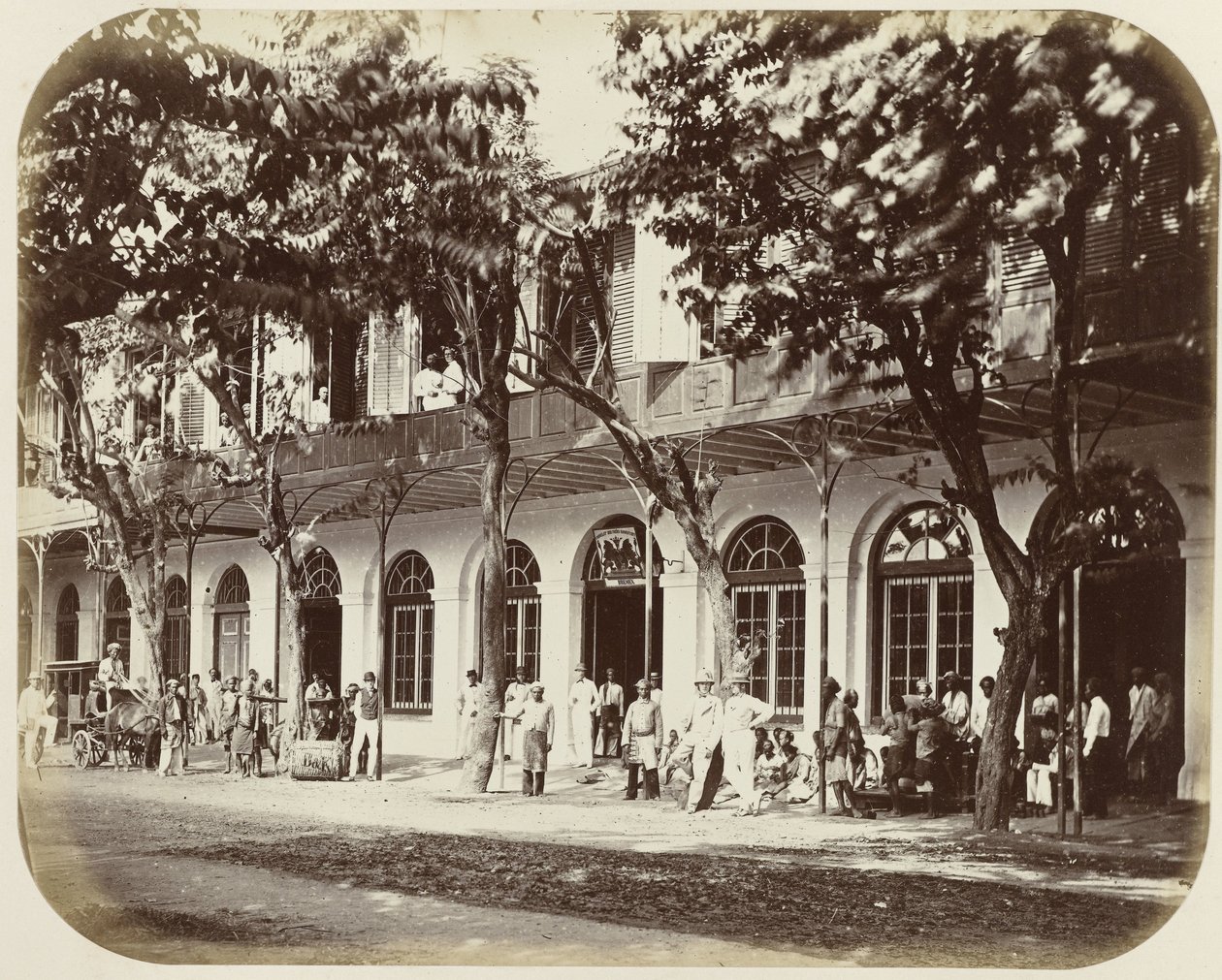 Casas de comércio sobre o Kali Besar de Woodbury and Page