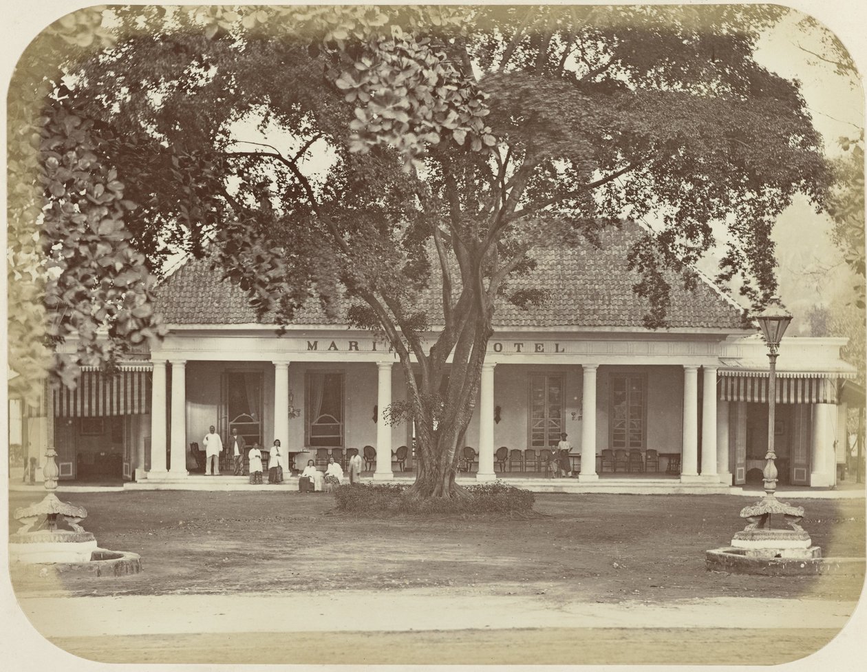 Hotel Marítimo em Batavia de Woodbury and Page